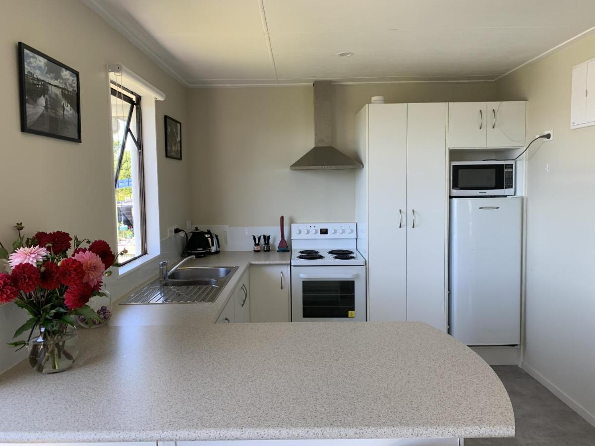 Te Kopuru Peaceful Riverfront Cottage In Small Northland Town מראה חיצוני תמונה